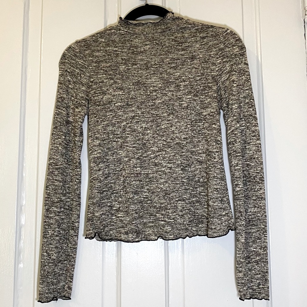 Long Sleeve Turtle Neck Crop w/Lettuce Edge